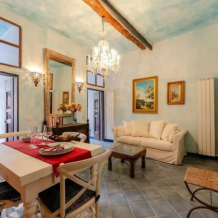 Hintown Privilege In Appartement