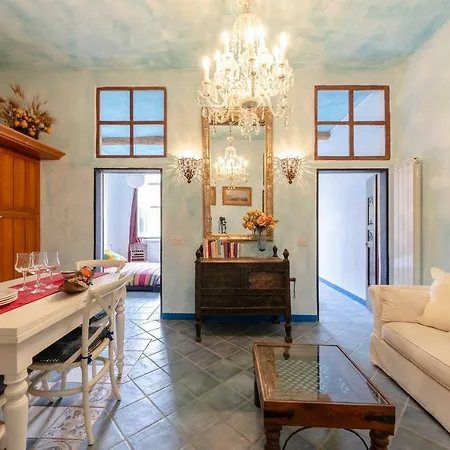 Hintown Privilege In Apartamento *