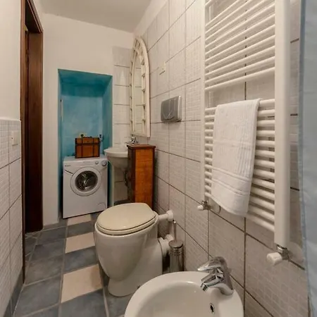 Hintown Privilege In * Chiavari